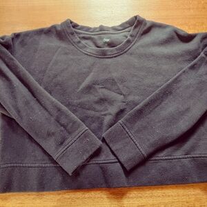 ✨ 4/$15 Dip Black Crop Sweatshirt